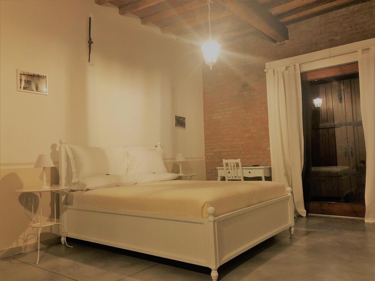 Il Contado -Room And Breakfast- คาสเตลฟรานโก เอมิเลีย ภายนอก รูปภาพ