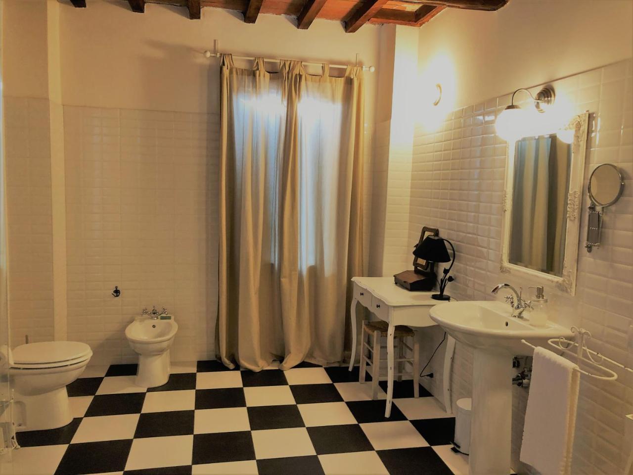 Il Contado -Room And Breakfast- คาสเตลฟรานโก เอมิเลีย ภายนอก รูปภาพ