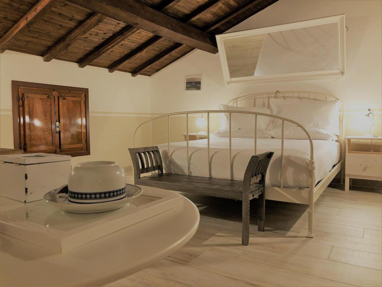 Il Contado -Room And Breakfast- คาสเตลฟรานโก เอมิเลีย ภายนอก รูปภาพ
